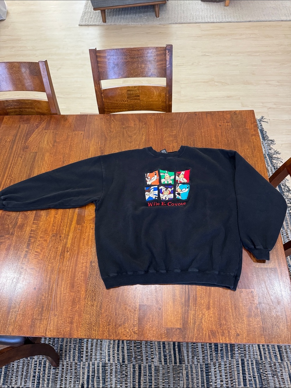 Vintage WB Warner Brothers Store Black Wile E. Coyote Crewneck Sweatshirt